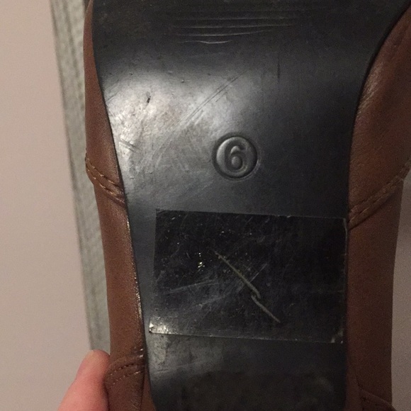 Heeled leather boots - Picture 2 of 2